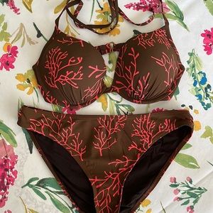 Victoria’s Secret bikini